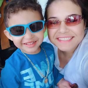 Meet your Posher, Claudia